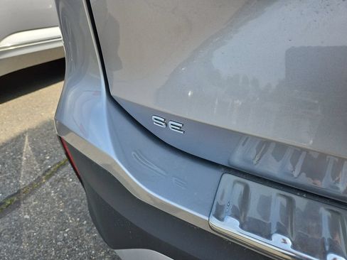 Used 2026 Volkswagen Tiguan SE AWD/4WD image 4