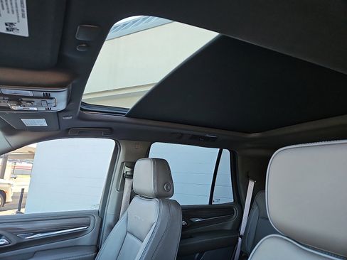 Used 2023 GMC Yukon Denali image 10