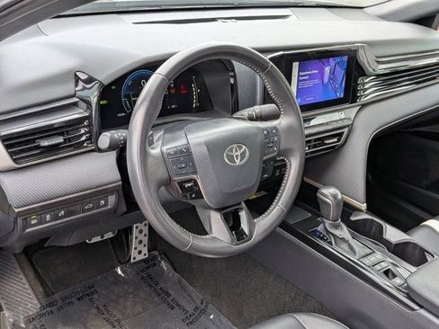 Used 2025 Toyota Camry SE FWD image 16