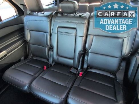 Used 2022 Ford Explorer XLT w/ Equipment Group 202A image 8