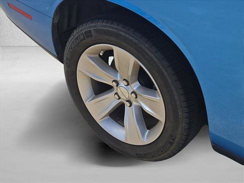 Used 2023 Dodge Challenger SXT image 18