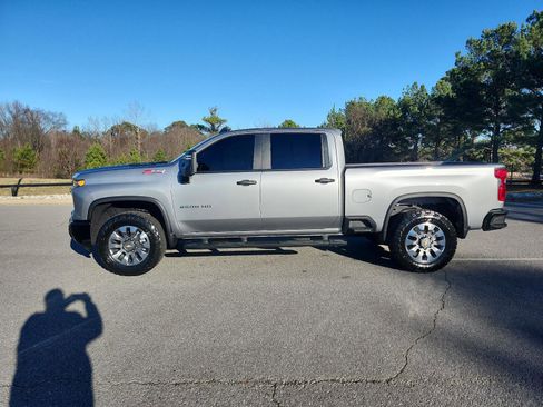 Used 2026 Chevrolet Silverado 2500 Custom w/ Custom Convenience Package image 2