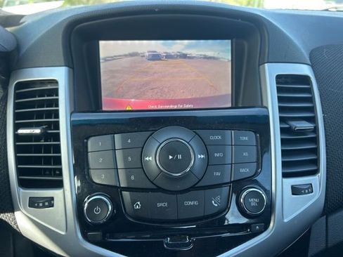 Used 2015 Chevrolet Cruze LT image 14