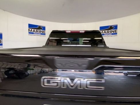 Used 2023 GMC Sierra 1500 Elevation w/ LPO, Elevation Black Package AWD/4WD image 9