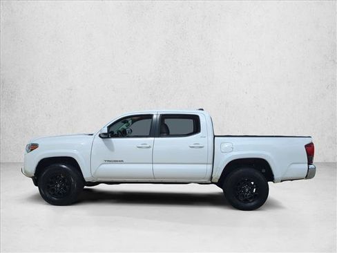 Certified 2022 Toyota Tacoma SR5 RWD image 9
