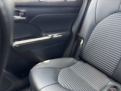 Used 2025 Toyota Highlander XSE AWD/4WD image 48