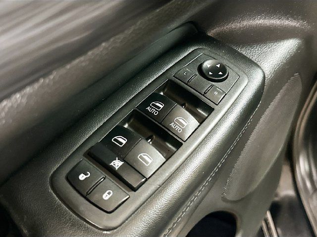 Used 2019 Jeep Grand Cherokee Altitude AWD/4WD image 18