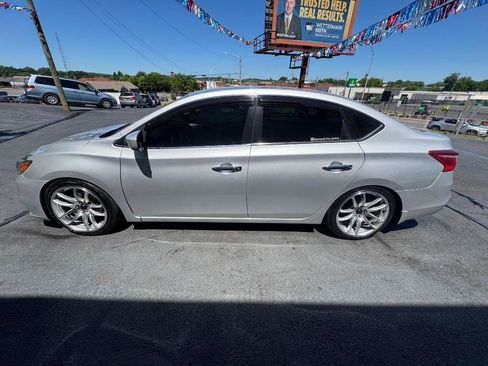 Used 2019 Nissan Sentra S FWD image 2