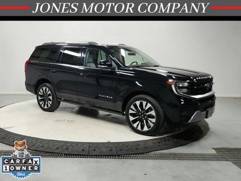 Used 2025 Ford Expedition Platinum w/ Driver's Package AWD/4WD image 1