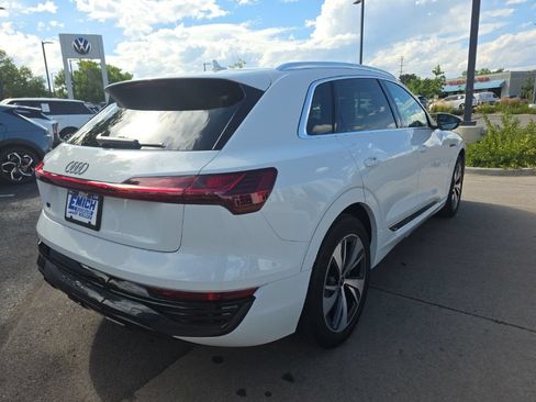 Used 2024 Audi Q8 e-tron Premium AWD/4WD image 5
