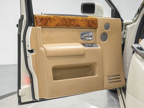 Used 2004 Rolls-Royce Phantom Sedan image 13