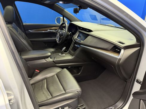 Used 2017 Cadillac XT5 Platinum AWD/4WD image 27