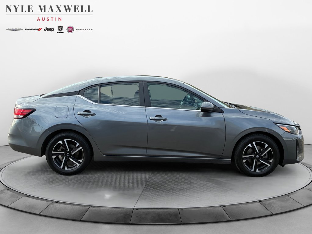 Used 2024 Nissan Sentra SV FWD image 17