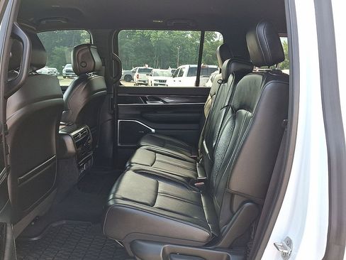 Certified 2023 Jeep Wagoneer 4WD image 26