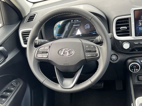 New 2025 Hyundai Venue Limited image 17
