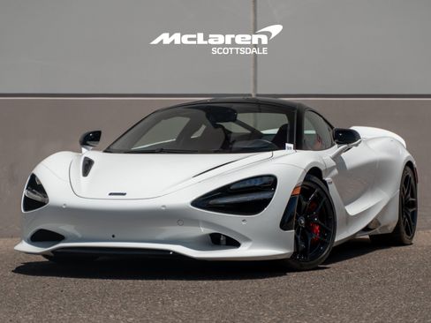Used 2024 McLaren 750S RWD image 1