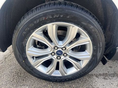 Used 2022 Ford Edge Titanium w/ Class II Trailer Tow Package image 20