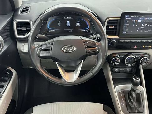 Used 2025 Hyundai Venue SEL FWD image 20