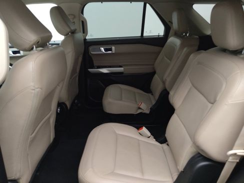 Used 2022 Ford Explorer Limited w/ Equipment Group 301A image 18