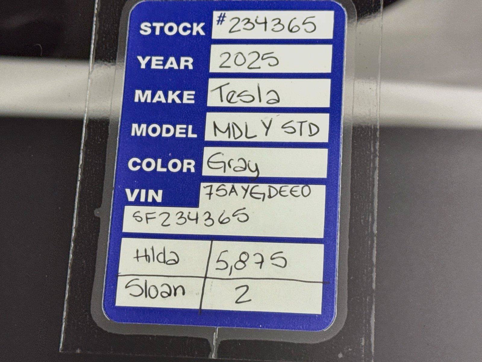 Used 2025 Tesla Model Y Long Range AWD/4WD image 42