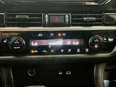 Used 2022 Nissan Pathfinder SV FWD image 11
