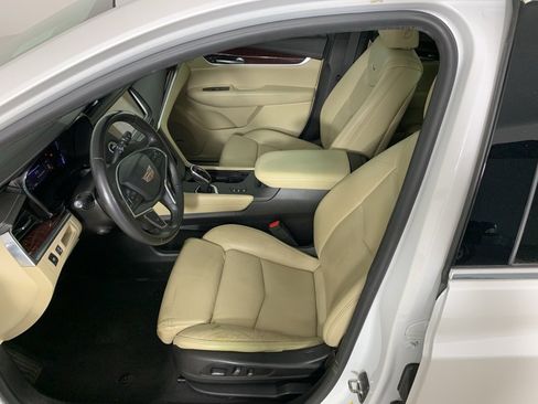 Used 2017 Cadillac XT5 Luxury w/ Advanced Security Package image 27