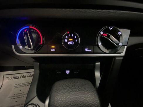 Used 2023 Kia Seltos LX AWD/4WD image 18