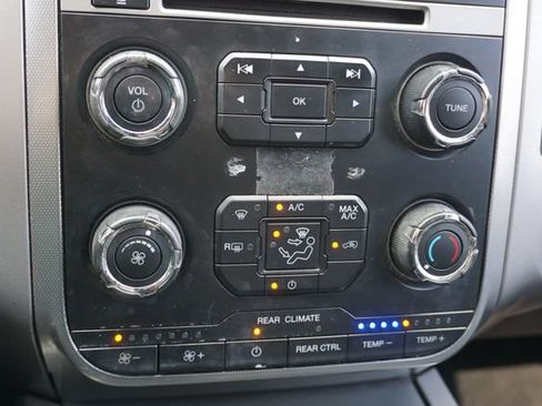 Used 2017 Ford Expedition EL XLT w/ Equipment Group 201A RWD image 18