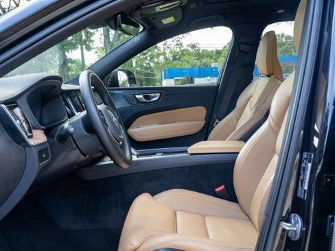 Used 2023 Volvo XC60 B5 Ultimate w/ Climate Package AWD/4WD image 18