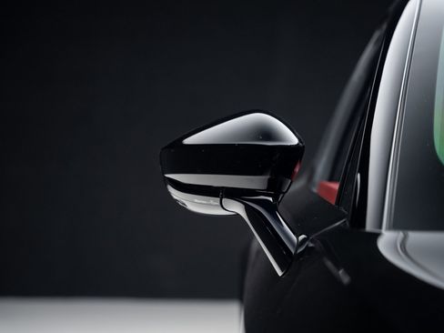 Used 2021 Aston Martin DBX image 14