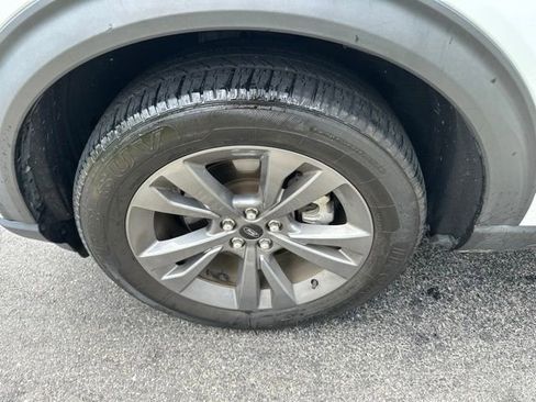 Used 2021 Ford Explorer XLT w/ Equipment Group 202A AWD/4WD image 30