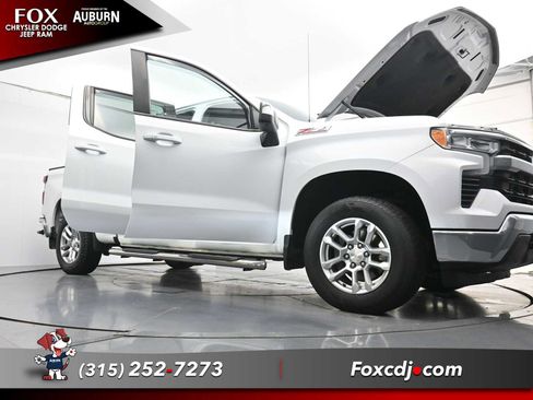 Used 2023 Chevrolet Silverado 1500 LT w/ Z71 Off-Road Package AWD/4WD image 36