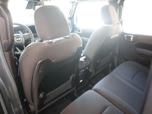 Used 2025 Jeep Wrangler Unlimited Rubicon 4xe image 43