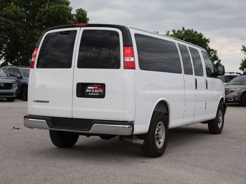 Used 2025 Chevrolet Express 3500 LT w/ LT Preferred Equipment Group RWD image 9