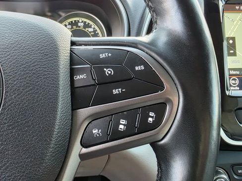 Used 2020 Jeep Cherokee Limited w/ Technology Group image 28