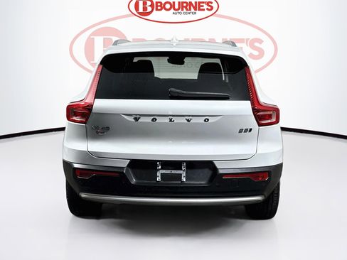 Used 2024 Volvo XC40 B5 Core w/ Climate Package AWD/4WD image 10
