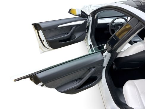 Certified 2023 Tesla Model 3 Standard Range RWD image 10
