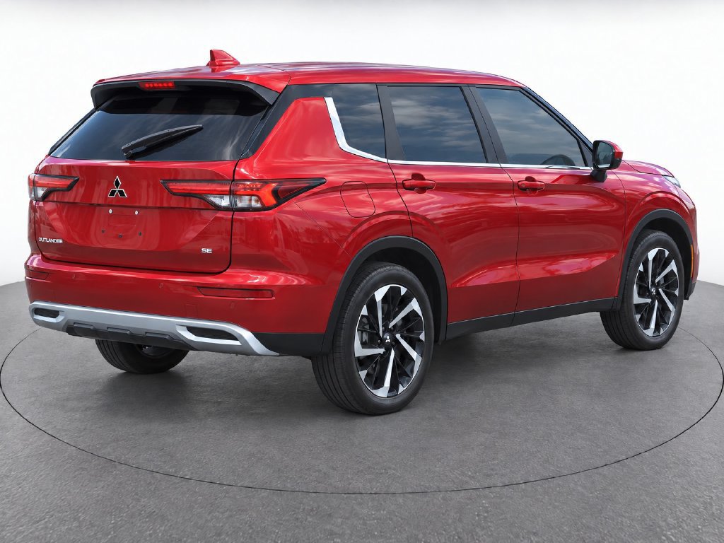 Used 2024 Mitsubishi Outlander SE FWD image 3