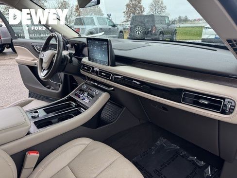 Used 2021 Lincoln Aviator Reserve w/ Equipment Group 201A image 39