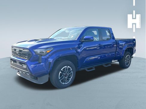 Used 2025 Toyota Tacoma TRD Sport RWD image 3