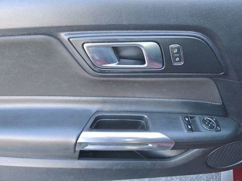 Used 2019 Ford Mustang EcoBoost image 16