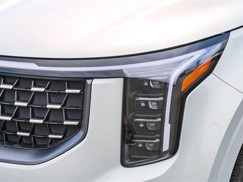 New 2025 Kia Carnival SX Prestige image 5