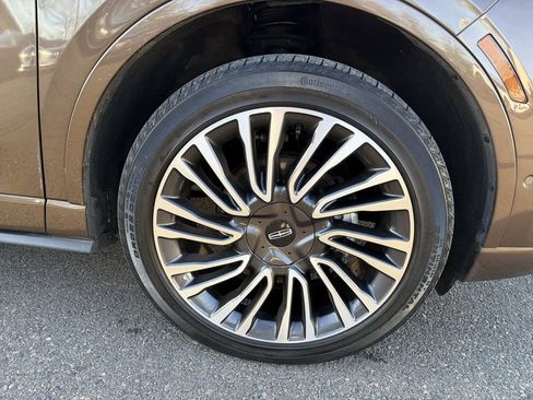 Certified 2022 Lincoln Corsair Reserve w/ Equipment Group 201A image 34