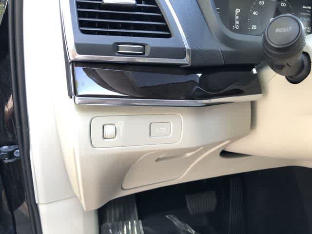 Used 2019 Volvo XC90 T5 Momentum w/ Protection Package Premier FWD image 33