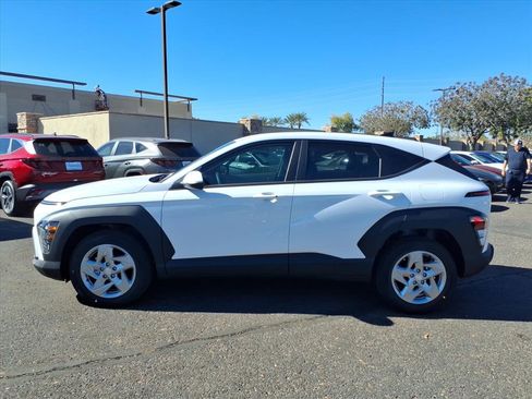 New 2026 Hyundai Kona SE image 3