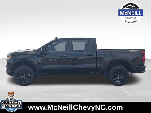 Used 2024 Chevrolet Silverado 1500 LT Trail Boss w/ Convenience Package II AWD/4WD image 4