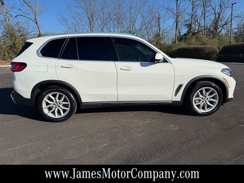Used 2023 BMW X5 xDrive40i w/ Premium Package image 4