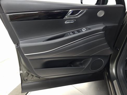 Used 2025 Genesis GV80 2.5T Standard image 17