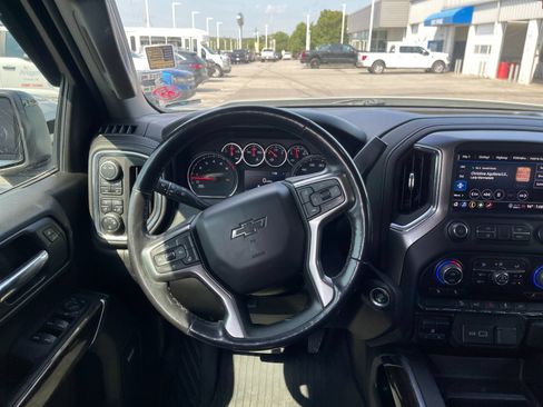 Used 2022 Chevrolet Silverado 1500 LT Trail Boss w/ Convenience Package II AWD/4WD image 16