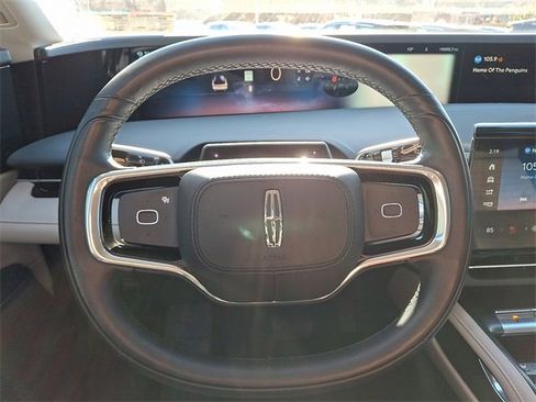 Certified 2024 Lincoln Nautilus Reserve image 19